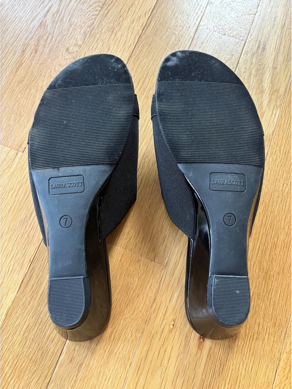 Laura Scott Black Stretch Slide Sandals Low Block Heel Women’s Size 7